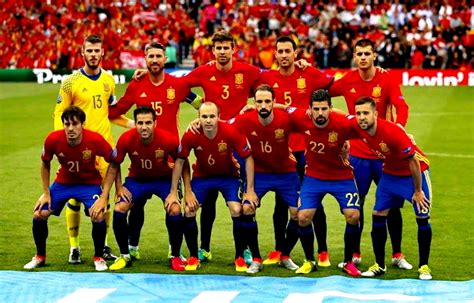 Todo el Fútbol en España .